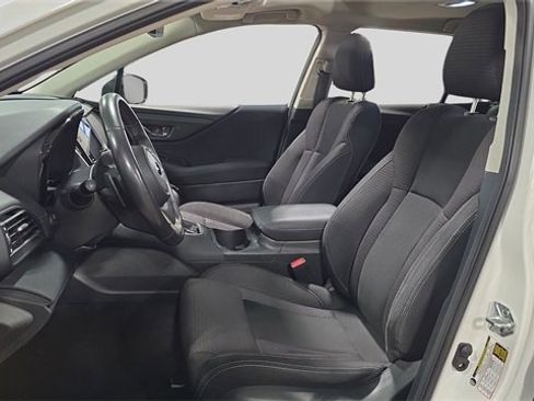 Used 2023 Subaru Outback Premium image 11