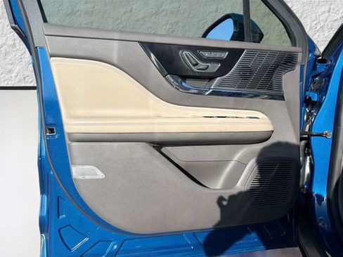 Used 2020 Lincoln Corsair FWD w/ Premium Package image 22