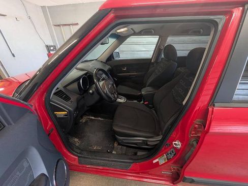 Used 2013 Kia Soul + FWD image 21