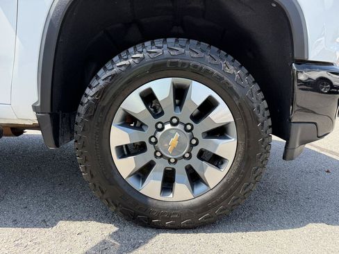 Used 2023 Chevrolet Silverado 2500 Custom AWD/4WD image 38
