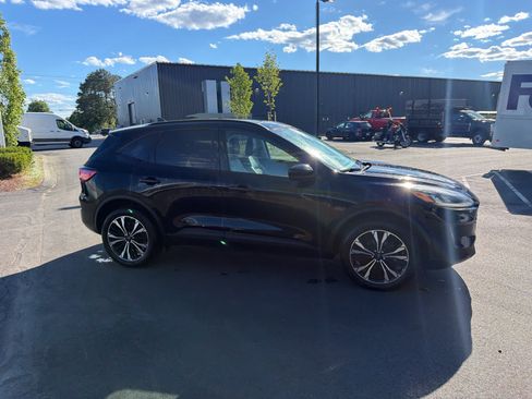 Used 2022 Ford Escape SEL w/ SEL Stealth AWD Package image 4