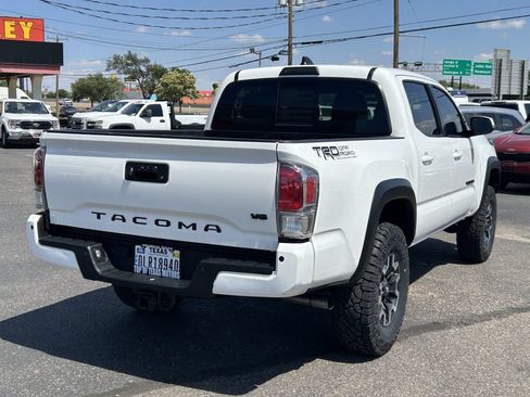 Used 2022 Toyota Tacoma TRD Off-Road w/ Technology Package AWD/4WD image 22