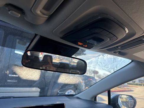 Used 2025 Toyota Corolla LE image 15