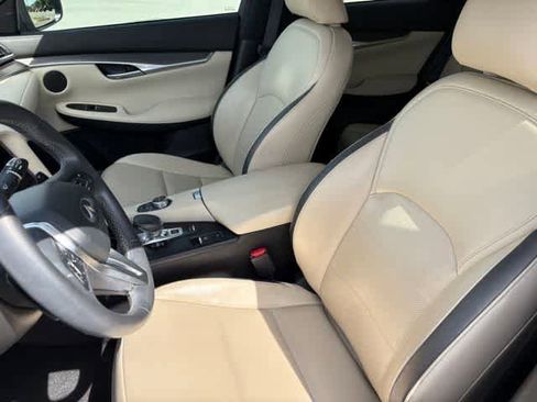Used 2022 INFINITI QX50 Luxe FWD image 11