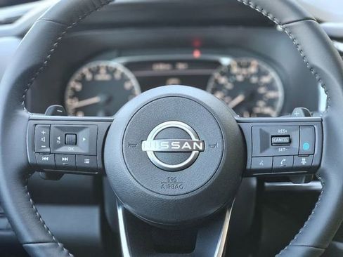 New 2025 Nissan Pathfinder SV image 13