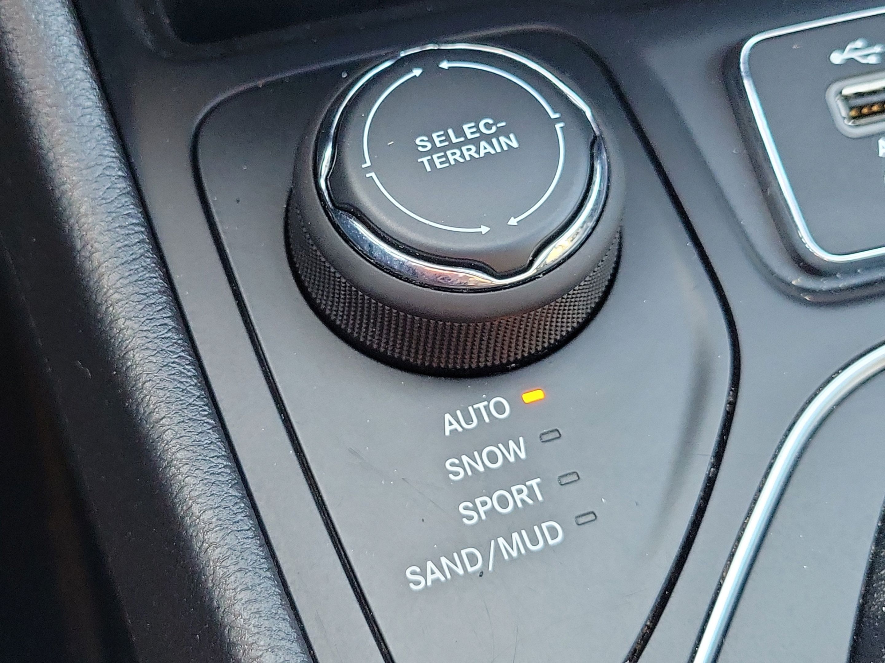 Used 2020 Jeep Cherokee High Altitude AWD/4WD image 33