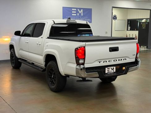 Used 2019 Toyota Tacoma SR5 RWD image 5