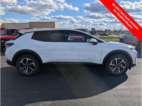 New 2026 Chevrolet Equinox EV LT w/ Comfort Package image 9