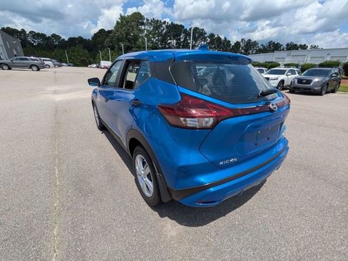 New 2025 Nissan Kicks Play S FWD image 5