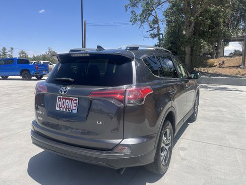 Used 2018 Toyota RAV4 LE image 5