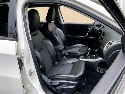 Used 2019 Jeep Compass Latitude w/ Popular Equipment Group image 27