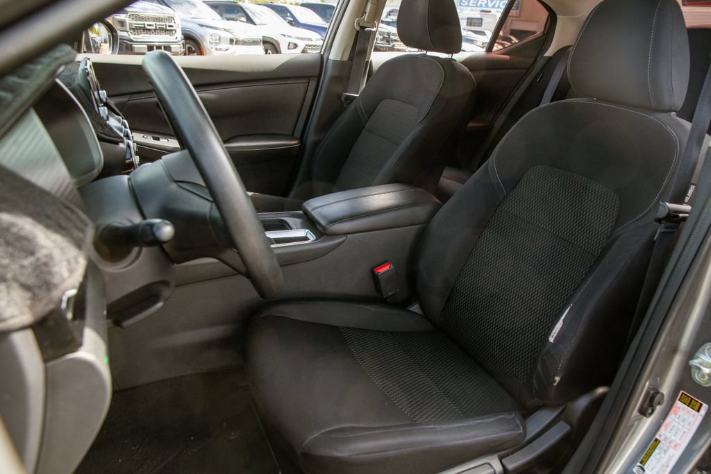 Used 2025 Nissan Sentra SV FWD image 12
