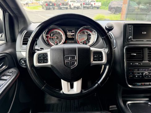 Used 2019 Dodge Grand Caravan GT FWD image 11