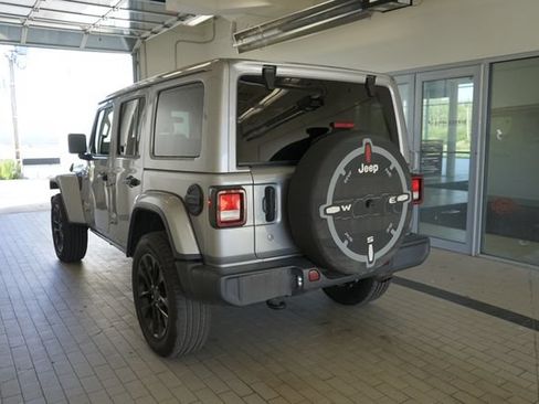 Used 2020 Jeep Wrangler Unlimited Sahara AWD/4WD image 11