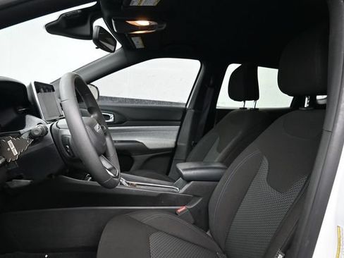 Used 2025 Jeep Compass Sport AWD/4WD image 15
