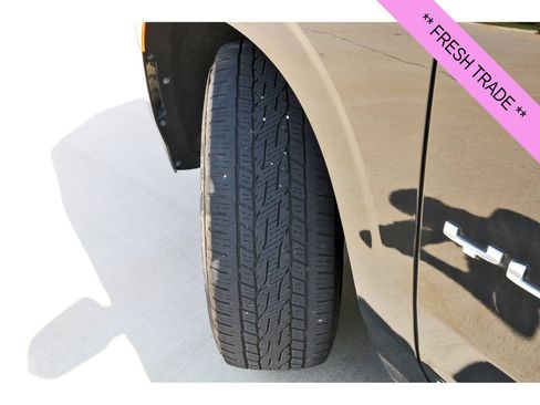 Used 2023 GMC Yukon SLT w/ SLT Luxury Package RWD image 31