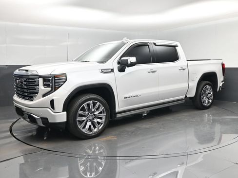 Used 2024 GMC Sierra 1500 Denali w/ Denali Reserve Package AWD/4WD image 9