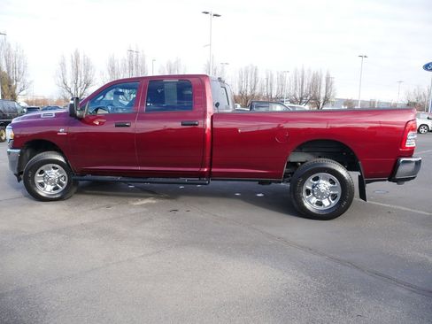 Used 2024 RAM 2500 Tradesman w/ Chrome Appearance Group image 21