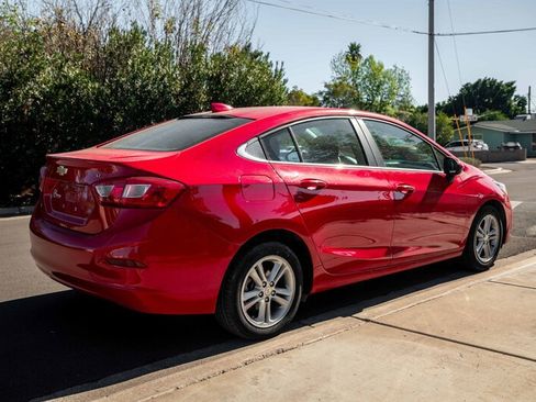 Used 2017 Chevrolet Cruze LT FWD image 5