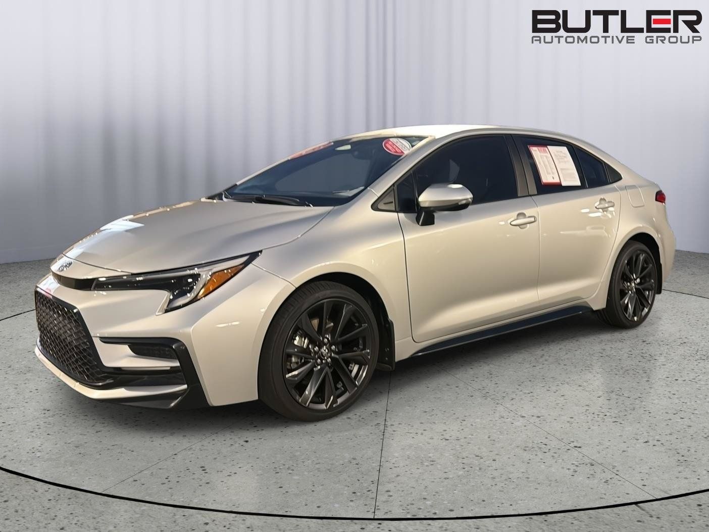 Certified 2025 Toyota Corolla SE FWD image 1