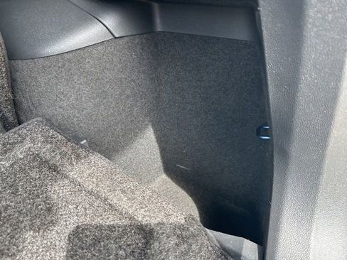 Used 2018 Volkswagen Tiguan S FWD image 12