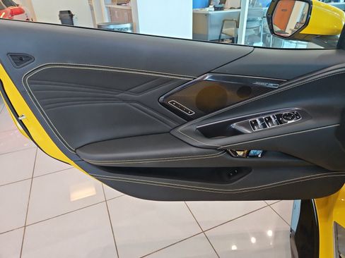 Used 2025 Chevrolet Corvette Z06 RWD image 13