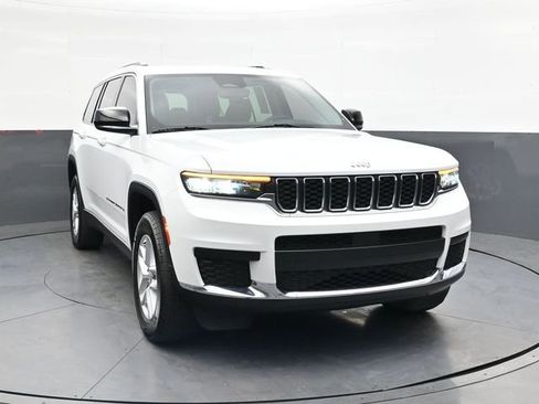 Used 2023 Jeep Grand Cherokee L Laredo RWD image 10