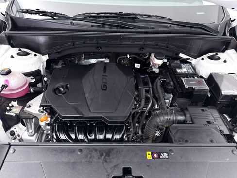 Used 2025 Kia Sorento LX FWD image 11