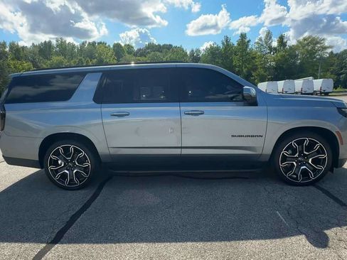 Certified 2025 Chevrolet Suburban RST w/ Advanced Technology Package AWD/4WD image 9