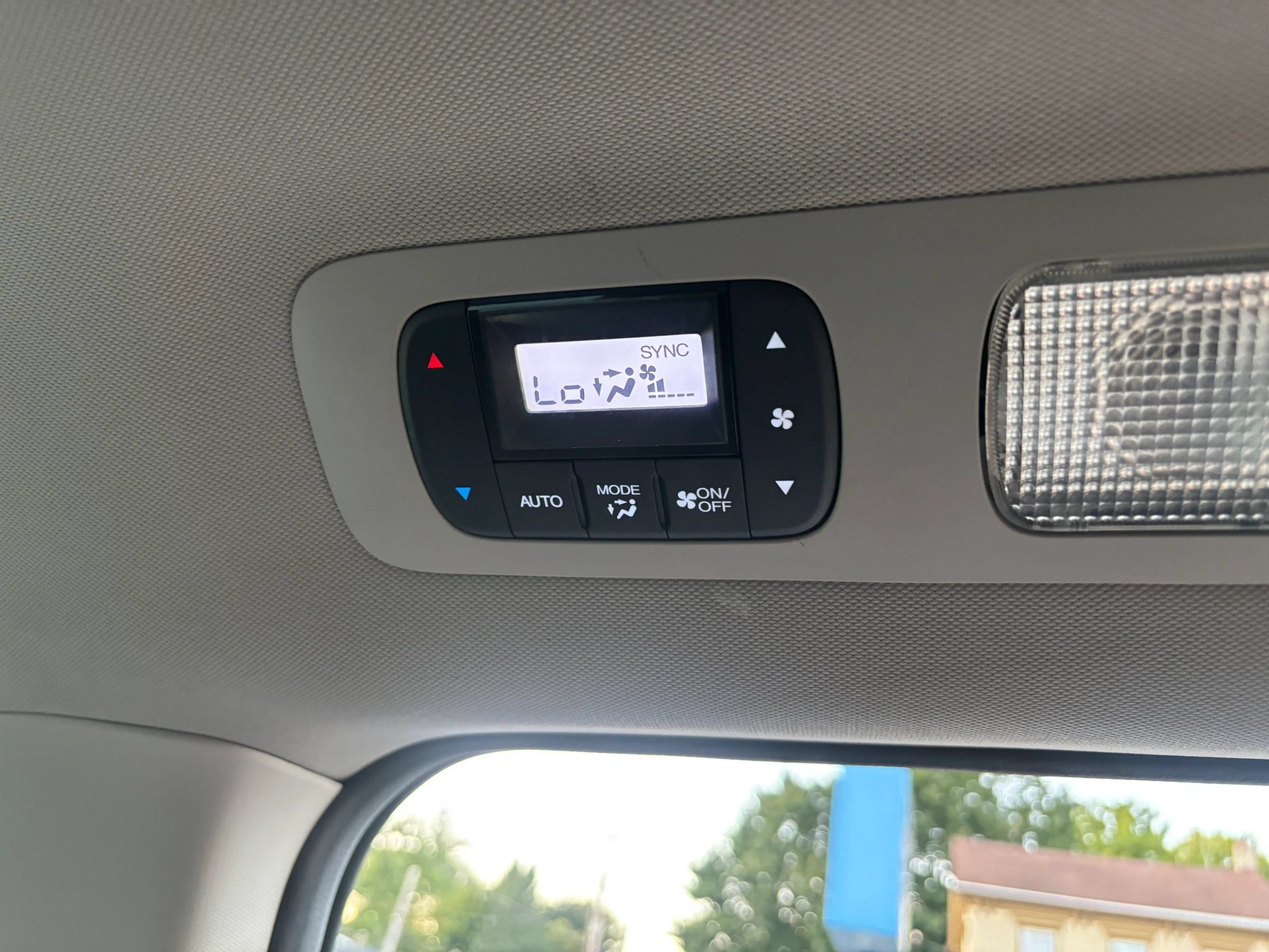Used 2015 Honda Odyssey Touring image 11