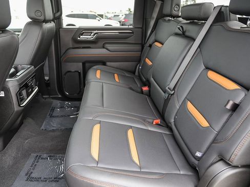 Used 2025 GMC Sierra 2500 AT4 image 19