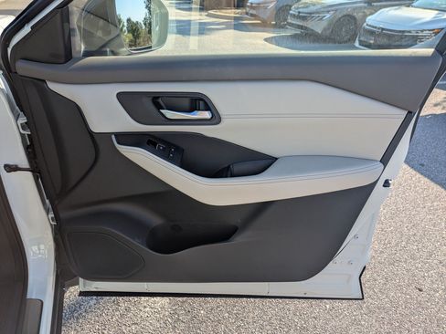 Certified 2023 Nissan Rogue SL w/ SL Premium Package FWD image 39