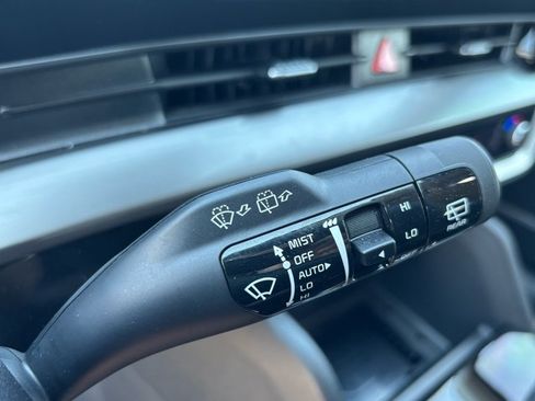 Certified 2025 Kia Sportage EX w/ Premium Package FWD image 25