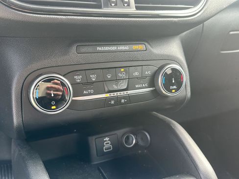 Used 2025 Ford Escape ST-Line image 12