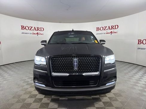 Used 2024 Lincoln Navigator Reserve image 2