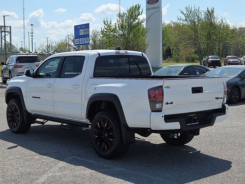 Used 2023 Toyota Tacoma TRD Pro AWD/4WD image 4