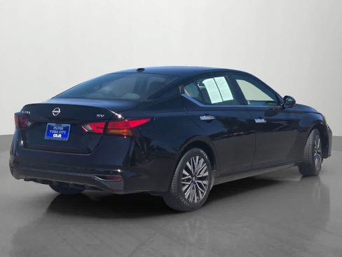 Used 2024 Nissan Altima 2.5 SV FWD image 6