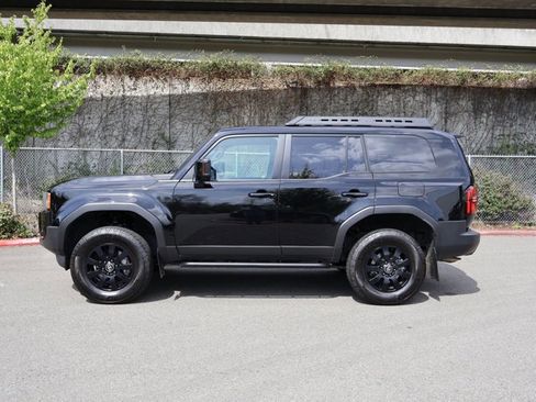 Used 2024 Toyota Land Cruiser image 11