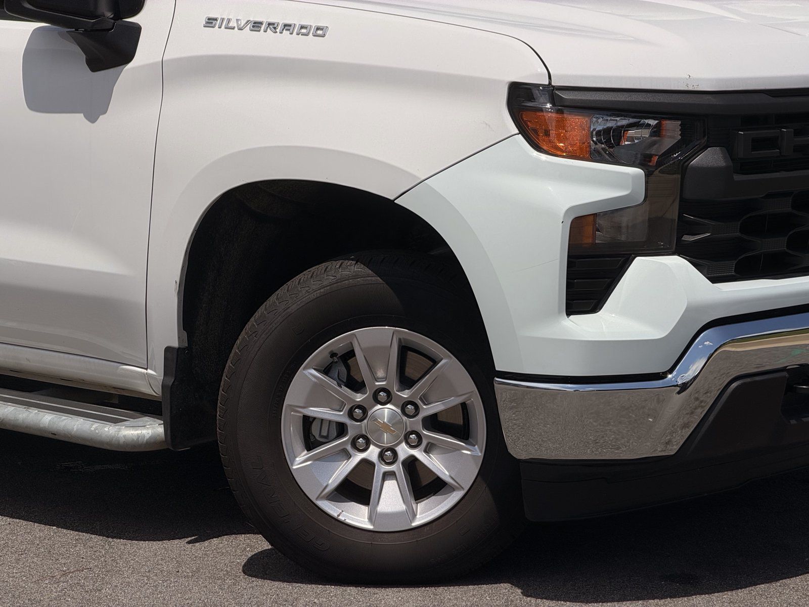 Used 2025 Chevrolet Silverado 1500 W/T RWD image 3