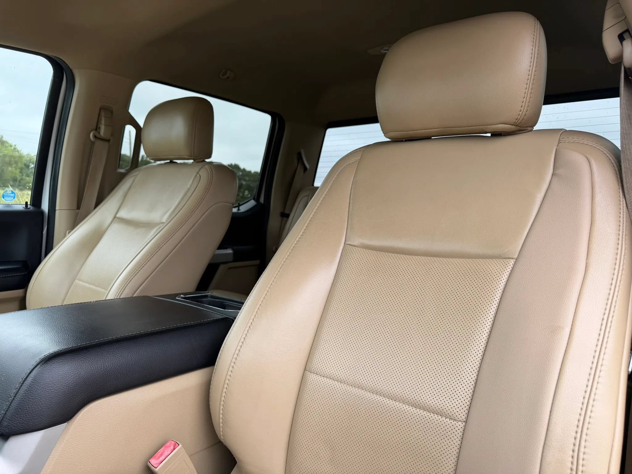 Used 2019 Ford F250 Lariat w/ Lariat Ultimate Package AWD/4WD image 18