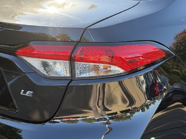 Certified 2025 Toyota Corolla LE FWD image 7