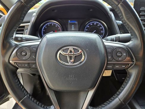 Used 2023 Toyota Camry SE image 9