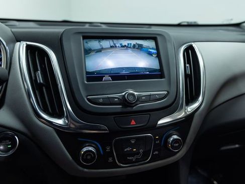Used 2021 Chevrolet Equinox LS w/ LS Convenience Package FWD image 17