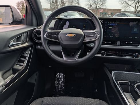 Used 2025 Chevrolet Equinox LT image 12