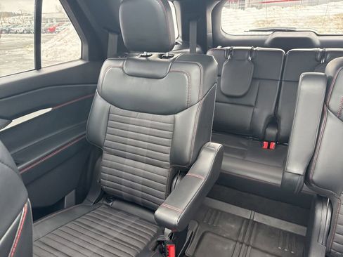 Used 2025 Ford Explorer ST-Line image 14