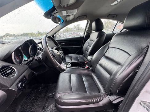Used 2013 Chevrolet Cruze LT image 9