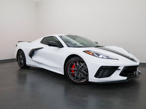Used 2024 Chevrolet Corvette Stingray Preferred Conv w/ Z51 Performance Package RWD image 2