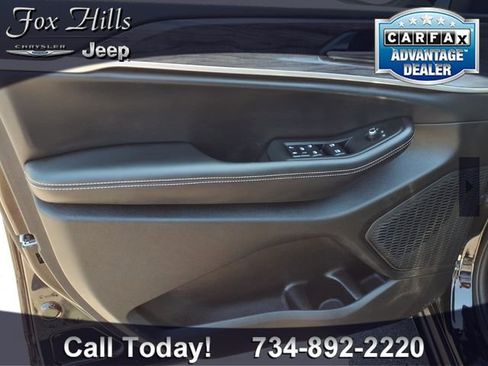 Used 2024 Jeep Grand Cherokee L Limited AWD/4WD image 16