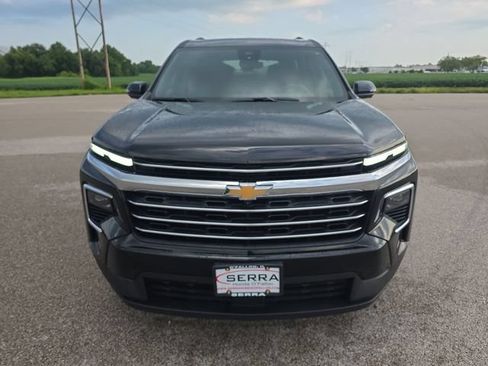 Used 2026 Chevrolet Traverse LT w/ Sun and Wheel Package FWD image 16