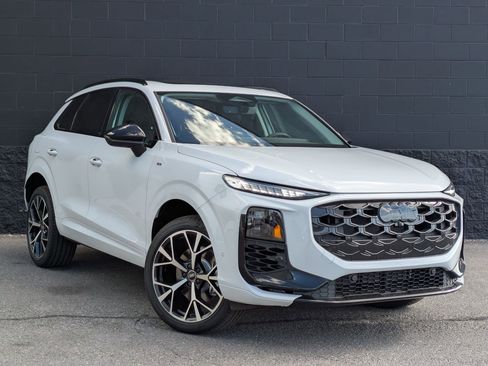 New 2026 Audi Q3 quattro 2.0T image 3